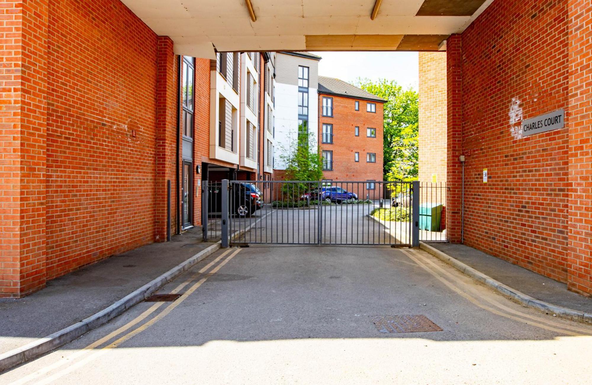 Sianavi Apartments Kettering Exteriör bild